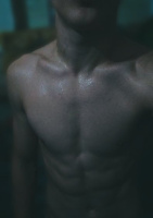 Одинокий мальчик 19 лет – Фото 1