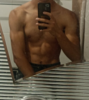 Спортивный парень у которого давно не было близости – Фото 1