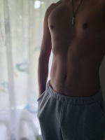 26 лет, рост 195, член 20 см.  Молодой и активный парень, своя квартира, метро проспект вернадского. – Фото 1