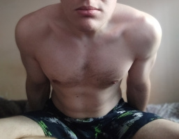 Одинокий студент 20 лет ищет интимной близости – Фото 1