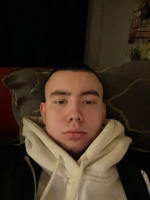 Симпатичный парень ищет чего то нового. – Фото 1